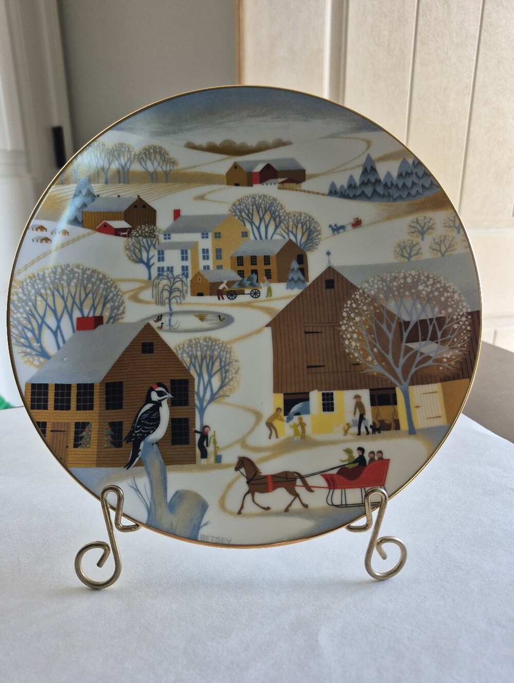 1981 Vintage Betsy Bates Christmas on the Farm Decor Plate. Stand Not Included.